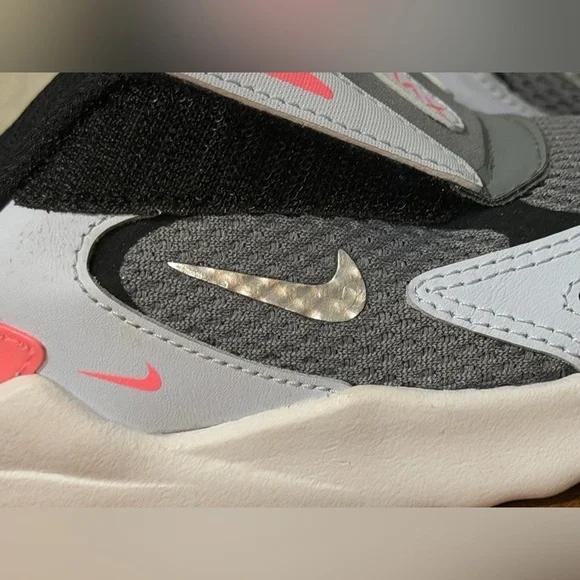 Nike Air Max Bolt Toddler shoes in a black and grey colorway. new US 8C unisex - Picture 7 of 10